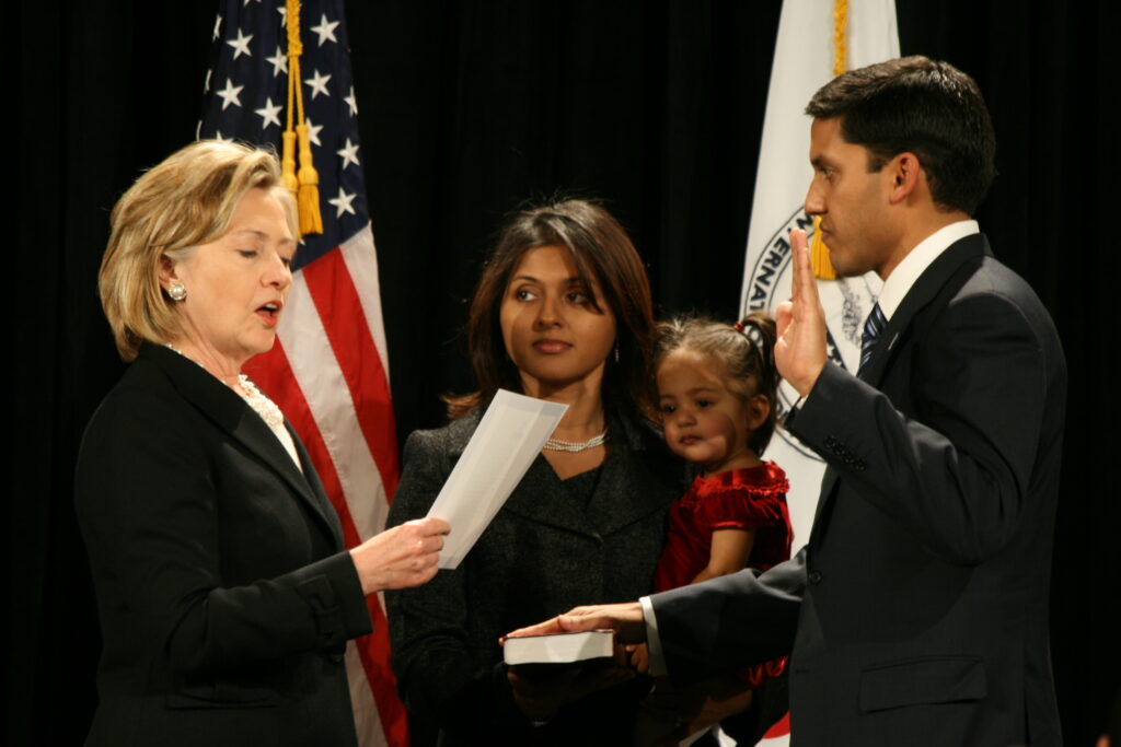 Hillary Clinton Swears in New USAID Administrator